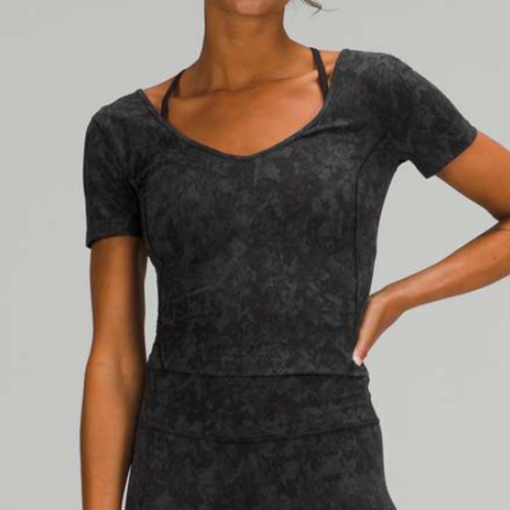 Lululemon Hideaway Camo Deep Coal Multi Align T-Shirt Scoop Neck, Size 8
